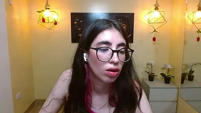 Snapshot of LenaRoses chatting on March 2, 2025, 2:51 am LenaRoses online show from March 2, 2025, 2:51 am