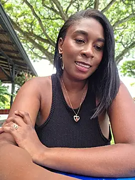Snapshot of HanaThompson chatting on June 11, 2026, 5:22 pm HanaThompson online show from June 11, 2026, 5:22 pm