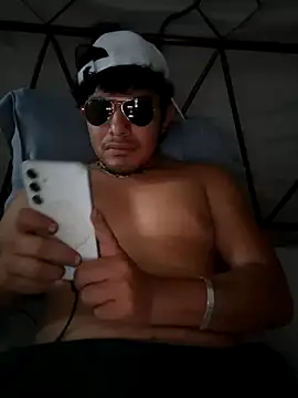 GusssHOT online show from October 3, 2025, 10:07 pm