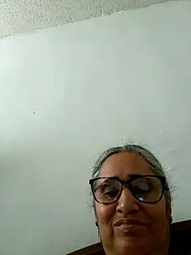 Snapshot of _candi chatting on May 4, 2026, 3:52 pm candi online show from May 4, 2026, 3:52 pm