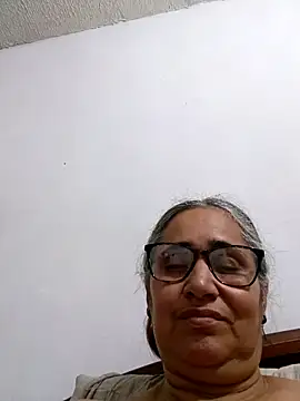 Snapshot of _candi chatting on May 7, 2026, 11:32 pm candi online show from May 7, 2026, 11:32 pm