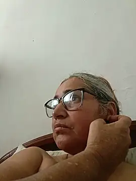 Snapshot of _candi chatting on May 13, 2026, 4:26 pm candi online show from May 13, 2026, 4:26 pm