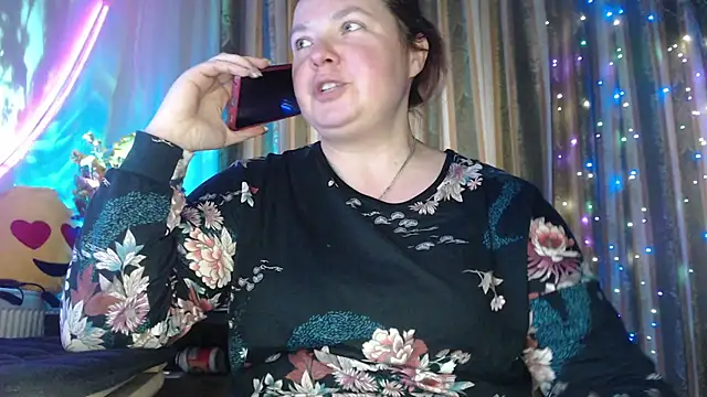 Snapshot of amorelara chatting on July 13, 2026, 12:08 pm amorelara online show from July 13, 2026, 12:08 pm