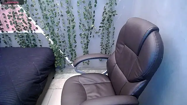 Snapshot of Alaska_atm chatting on March 19, 2025, 2:57 pm Alaska atm online show from March 19, 2025, 2:57 pm