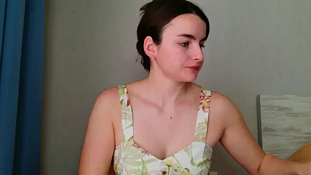 Snapshot of Miss_Arwen chatting on June 5, 2026, 6:42 am Miss Arwen online show from June 5, 2026, 6:42 am