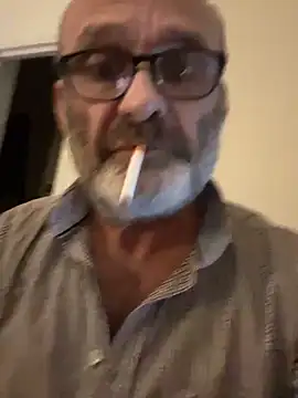 Snapshot of Shyboy817 chatting on December 5, 2025, 2:31 am Shyboy817 online show from December 5, 2025, 2:31 am