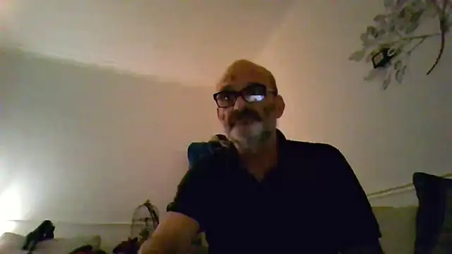 Snapshot of Shyboy817 chatting on December 20, 2025, 9:00 pm Shyboy817 online show from December 20, 2025, 9:00 pm