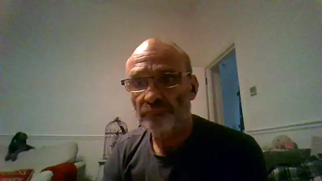 Snapshot of Shyboy817 chatting on January 13, 2026, 2:17 am Shyboy817 online show from January 13, 2026, 2:17 am