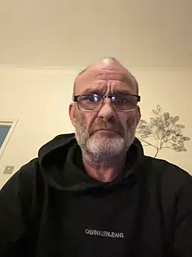 Snapshot of Shyboy817 chatting on February 8, 2026, 8:01 pm Shyboy817 online show from February 8, 2026, 8:01 pm