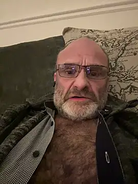 Snapshot of Shyboy817 chatting on February 15, 2026, 4:31 am Shyboy817 online show from February 15, 2026, 4:31 am