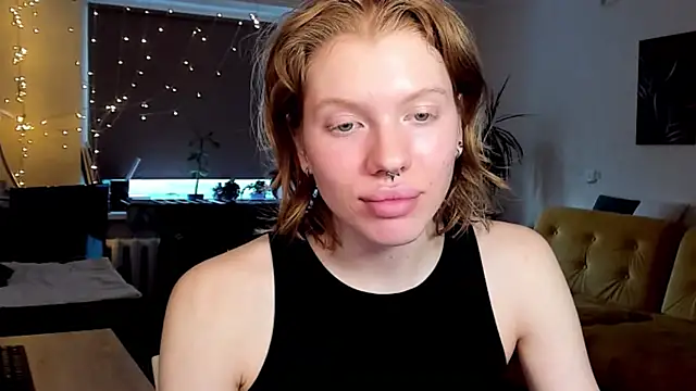 Snapshot of StellaDavis chatting on February 19, 2025, 1:06 pm StellaDavis online show from February 19, 2025, 1:06 pm