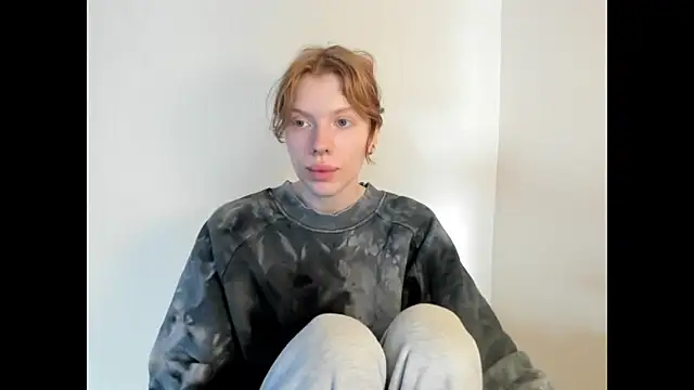 Snapshot of StellaDavis chatting on November 18, 2025, 8:08 am StellaDavis online show from November 18, 2025, 8:08 am