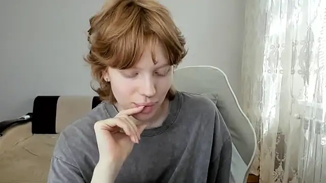 Snapshot of StellaDavis chatting on July 8, 2026, 11:04 am StellaDavis online show from July 8, 2026, 11:04 am