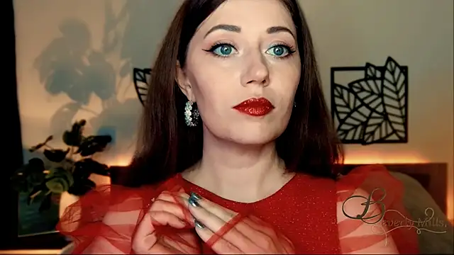 Snapshot of MissBeverlyMills chatting on December 8, 2024, 11:46 am MissBeverlyMills online show from December 8, 2024, 11:46 am