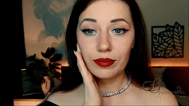 Snapshot of MissBeverlyMills chatting on December 12, 2024, 6:42 pm MissBeverlyMills online show from December 12, 2024, 6:42 pm