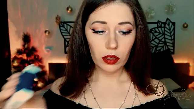 Snapshot of MissBeverlyMills chatting on December 21, 2024, 6:12 pm MissBeverlyMills online show from December 21, 2024, 6:12 pm