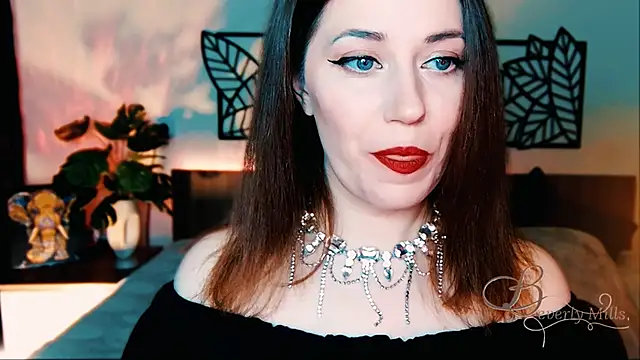 Snapshot of MissBeverlyMills chatting on March 1, 2025, 10:55 am MissBeverlyMills online show from March 1, 2025, 10:55 am