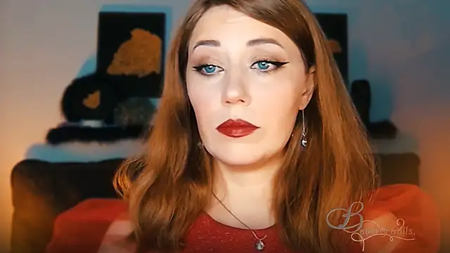 Snapshot of MissBeverlyMills chatting on September 19, 2025, 7:25 pm MissBeverlyMills online show from September 19, 2025, 7:25 pm