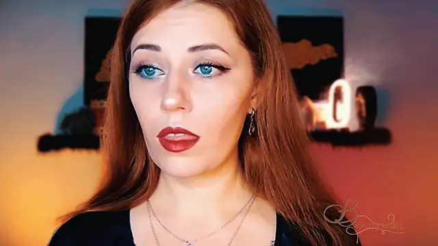 Snapshot of MissBeverlyMills chatting on November 16, 2025, 3:23 am MissBeverlyMills online show from November 16, 2025, 3:23 am