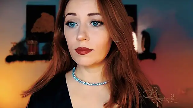 Snapshot of MissBeverlyMills chatting on November 28, 2025, 4:15 am MissBeverlyMills online show from November 28, 2025, 4:15 am