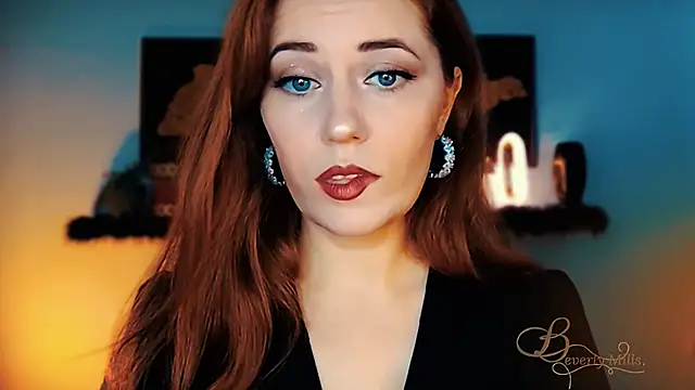 Snapshot of MissBeverlyMills chatting on November 30, 2025, 5:33 am MissBeverlyMills online show from November 30, 2025, 5:33 am