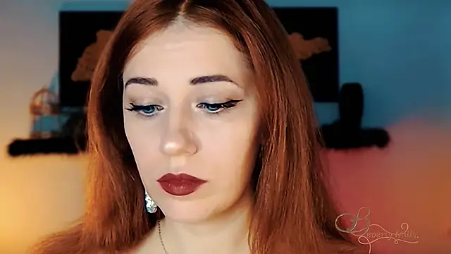 Snapshot of MissBeverlyMills chatting on December 15, 2025, 5:12 am MissBeverlyMills online show from December 15, 2025, 5:12 am