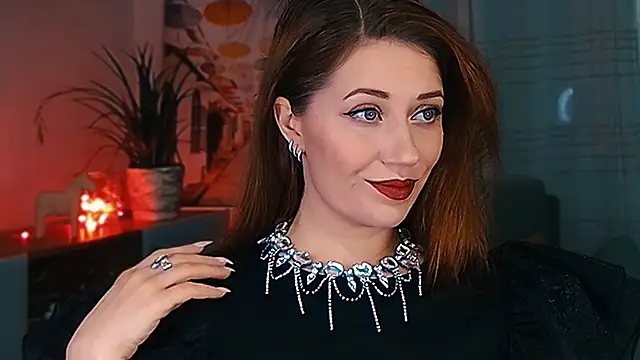 Snapshot of MissBeverlyMills chatting on February 10, 2026, 5:33 am MissBeverlyMills online show from February 10, 2026, 5:33 am