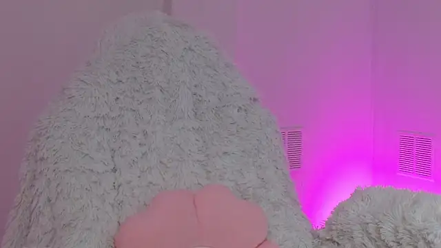 Snapshot of hantonella_ chatting on November 8, 2025, 12:05 pm hantonella online show from November 8, 2025, 12:05 pm