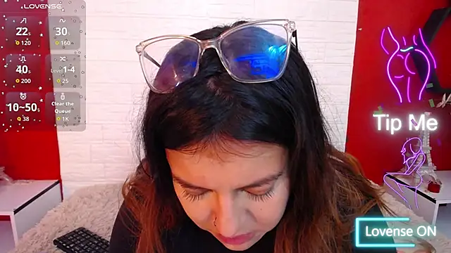  poison sweet online show from December 14, 2025, 5:51 pm