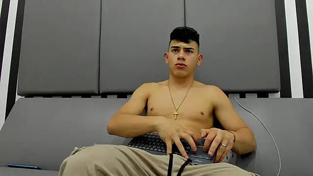 Snapshot of andrew_rose_ chatting on January 10, 2025, 12:15 pm andrew rose online show from January 10, 2025, 12:15 pm