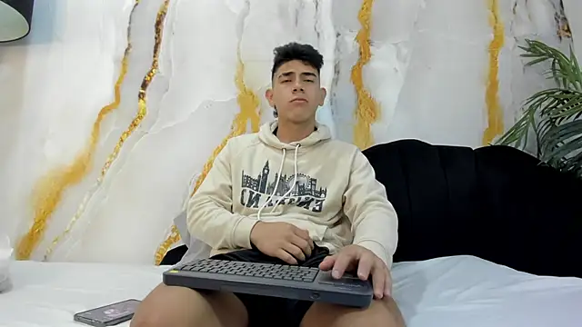 Snapshot of andrew_rose_ chatting on October 11, 2025, 3:21 pm andrew rose online show from October 11, 2025, 3:21 pm