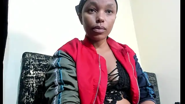 Snapshot of Missthigh chatting on June 17, 2026, 1:56 pm Missthigh online show from June 17, 2026, 1:56 pm
