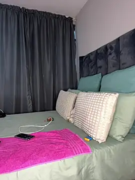 Kinkyy  online show from May 8, 2026, 4:51 am