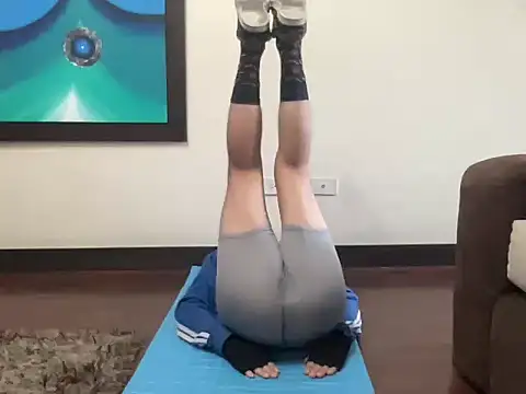 littlelatinhunter online show from October 20, 2025, 12:05 pm