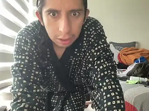 littlelatinhunter online show from November 6, 2025, 12:50 pm