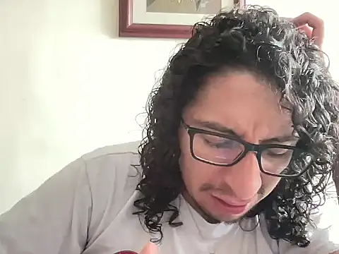 littlelatinhunter online show from January 7, 2026, 6:10 pm