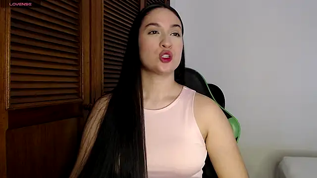 sofiaduque 26 online show from October 2, 2025, 8:49 pm