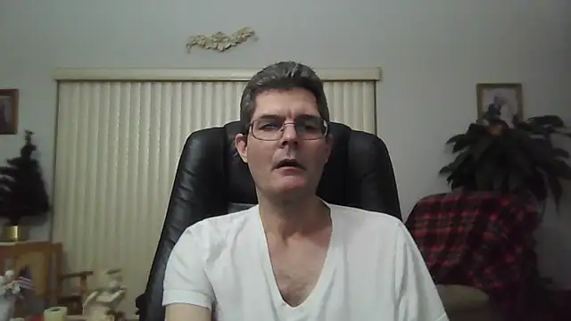 Copfiremen4566 online show from December 23, 2024, 3:29 am