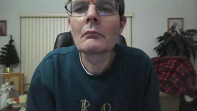 Copfiremen4566 online show from December 28, 2024, 3:04 am