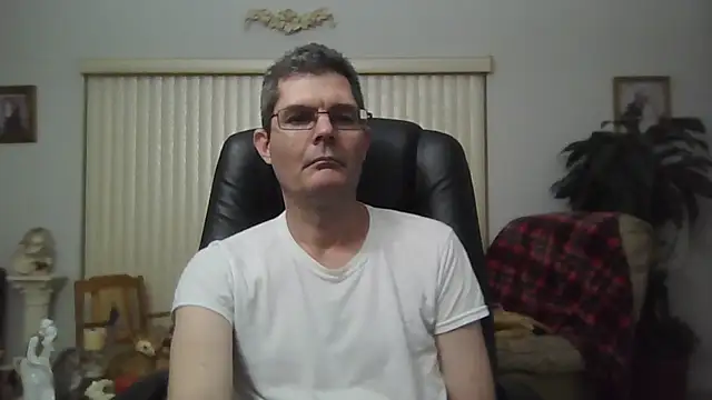 Copfiremen4566 online show from February 9, 2026, 5:22 am