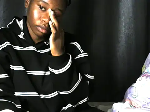 Snapshot of Novah_ chatting on June 22, 2026, 2:13 am Novah online show from June 22, 2026, 2:13 am