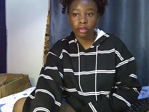 Snapshot of Novah_ chatting on July 21, 2026, 12:35 am Novah online show from July 21, 2026, 12:35 am