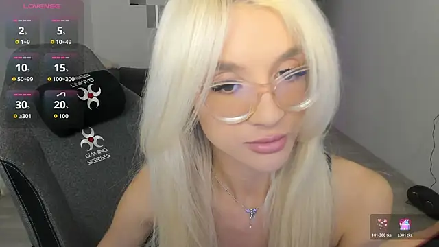 LovelyBianca online show from April 30, 2026, 7:20 pm