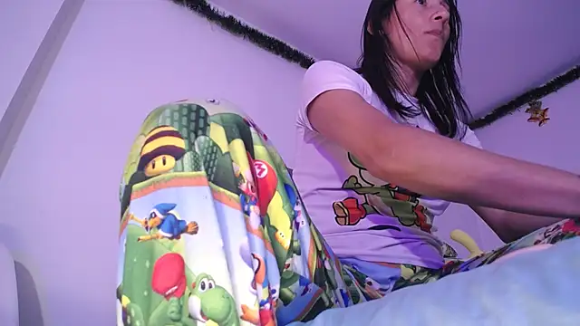 Snapshot of Yinn_Silver chatting on January 6, 2025, 1:30 pm Yinn Silver online show from January 6, 2025, 1:30 pm