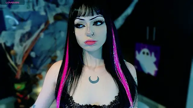 Snapshot of Madison_Jackson chatting on October 14, 2025, 9:15 pm Madison Jackson online show from October 14, 2025, 9:15 pm