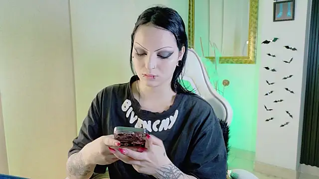 Snapshot of Madison_Jackson chatting on August 3, 2026, 8:12 pm Madison Jackson online show from August 3, 2026, 8:12 pm