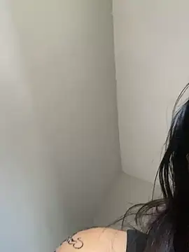 Julinhasz online show from April 23, 2026, 6:32 pm