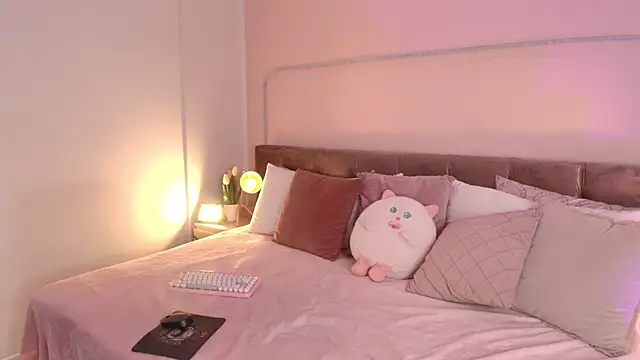 Giaa Ross online show from March 18, 2025, 12:03 pm