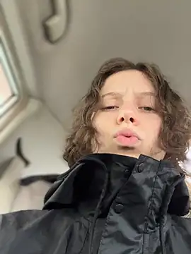 Snapshot of RinaMood chatting on September 22, 2025, 4:14 am RinaMood online show from September 22, 2025, 4:14 am