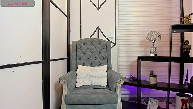 JuniorMorris  online show from September 17, 2025, 9:27 pm